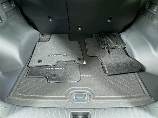 new 2025 Hyundai TUCSON Hybrid car, priced at $37,349