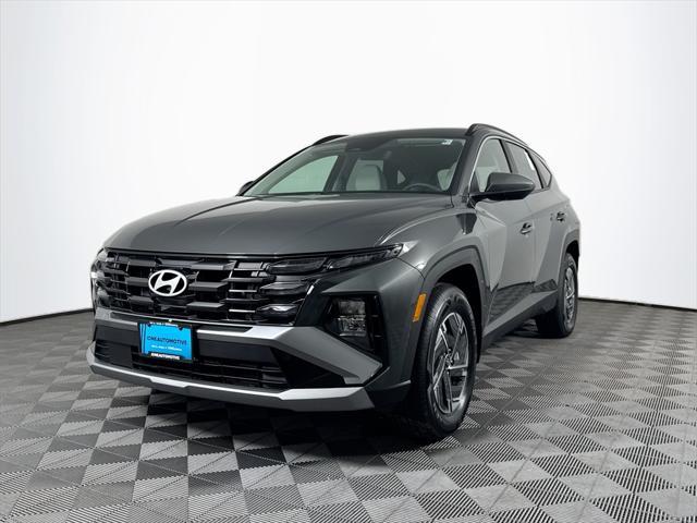 new 2025 Hyundai TUCSON Hybrid car, priced at $34,579