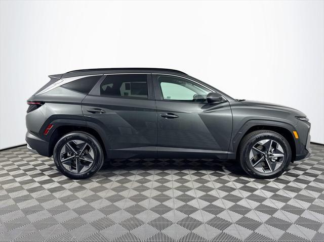 new 2025 Hyundai TUCSON Hybrid car, priced at $37,196