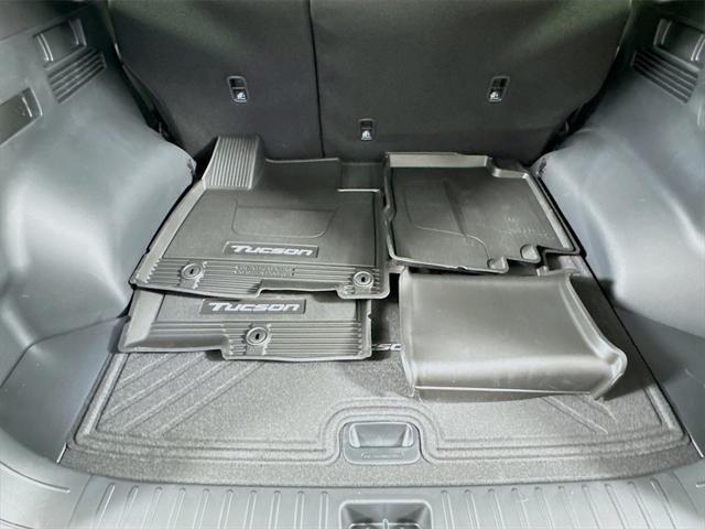 new 2025 Hyundai TUCSON Hybrid car, priced at $37,196