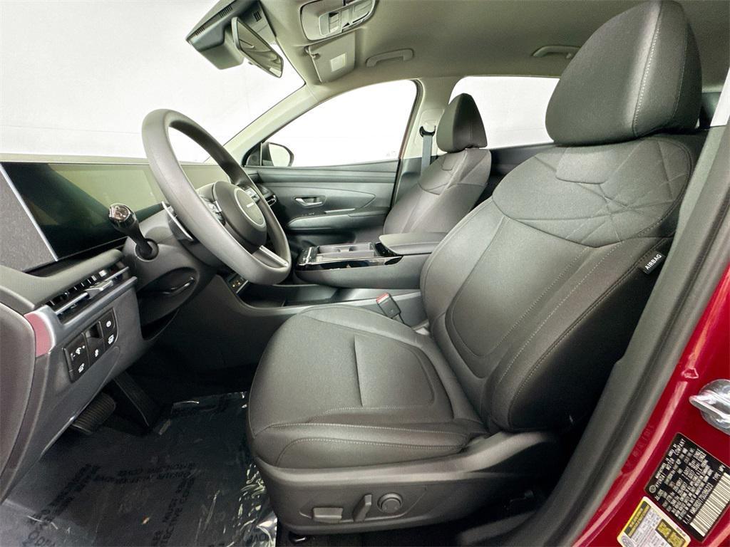 new 2025 Hyundai TUCSON Hybrid car, priced at $34,063