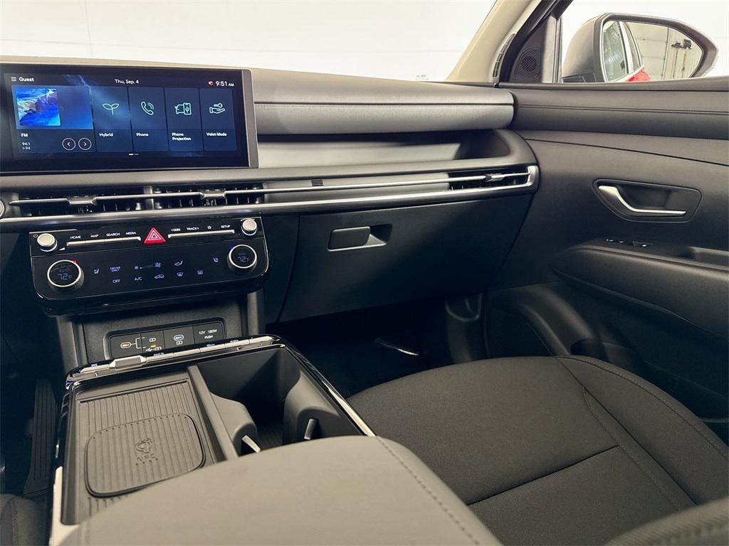 new 2025 Hyundai TUCSON Hybrid car, priced at $34,063