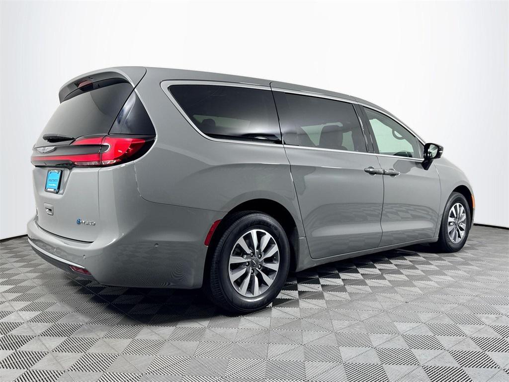 used 2025 Chrysler Pacifica Hybrid car, priced at $33,497