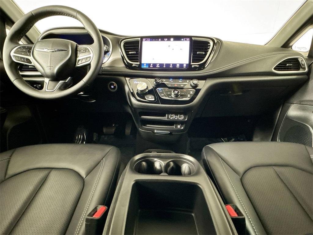 used 2025 Chrysler Pacifica Hybrid car, priced at $33,497