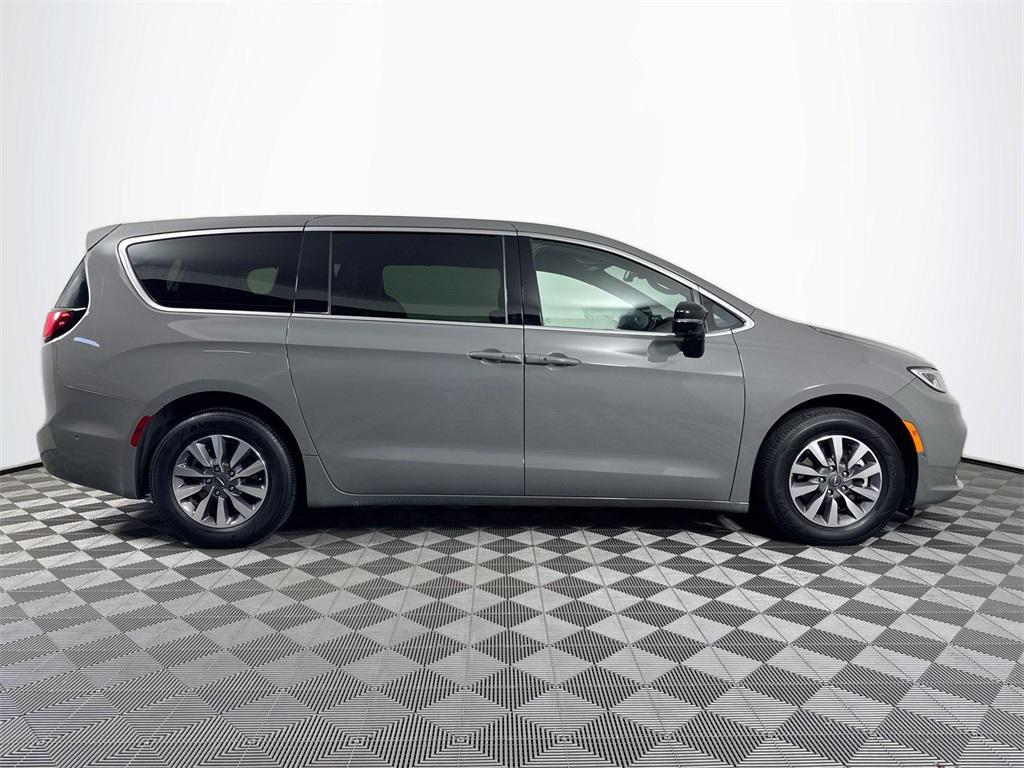 used 2025 Chrysler Pacifica Hybrid car, priced at $33,497