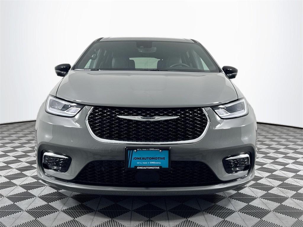used 2025 Chrysler Pacifica Hybrid car, priced at $33,497
