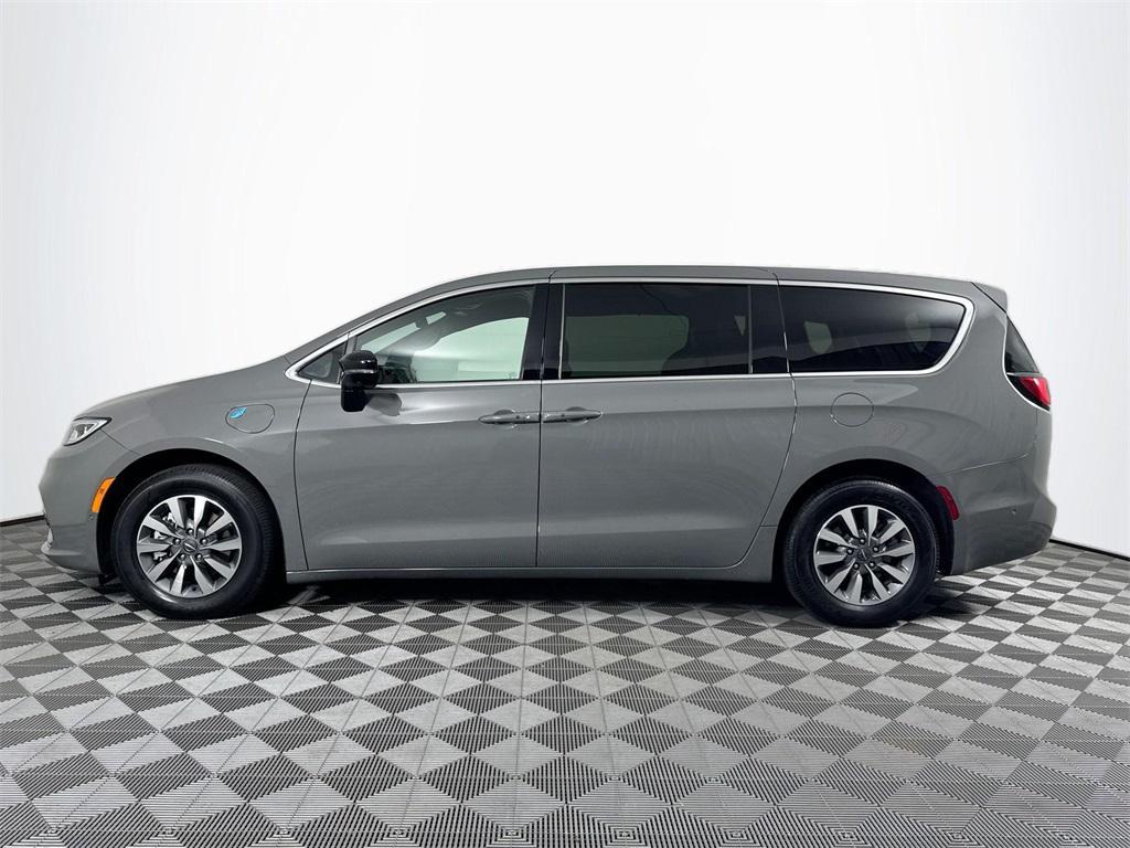 used 2025 Chrysler Pacifica Hybrid car, priced at $33,497