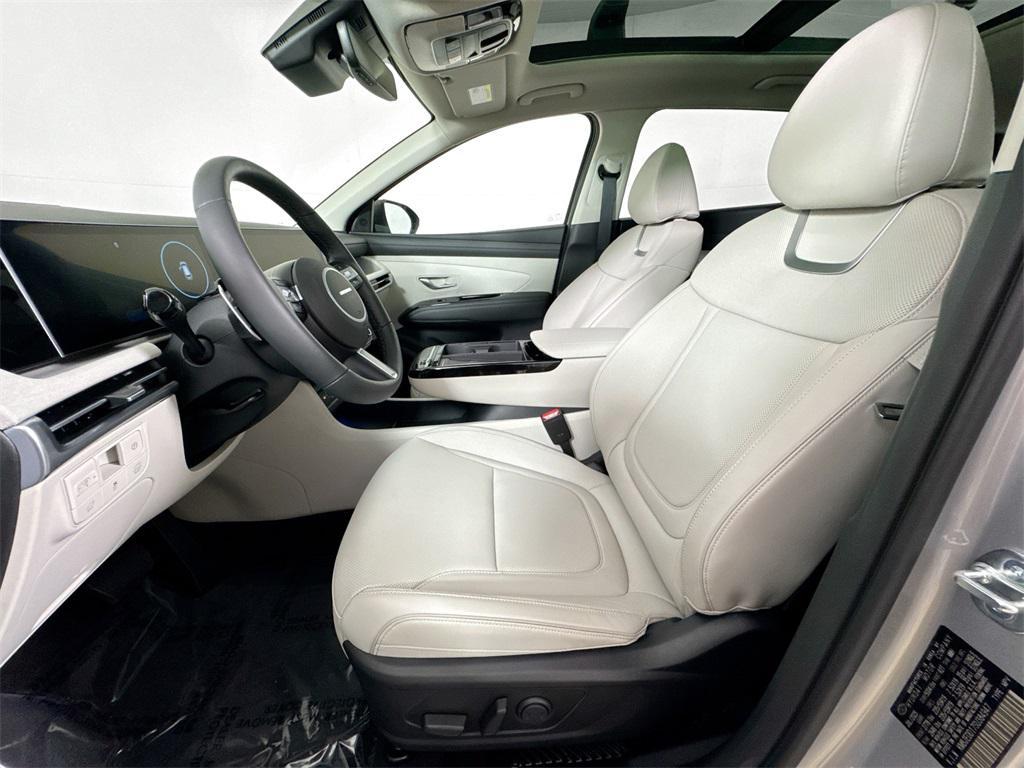 new 2025 Hyundai TUCSON Hybrid car, priced at $43,139