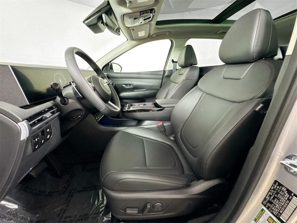 new 2025 Hyundai TUCSON Hybrid car, priced at $37,782