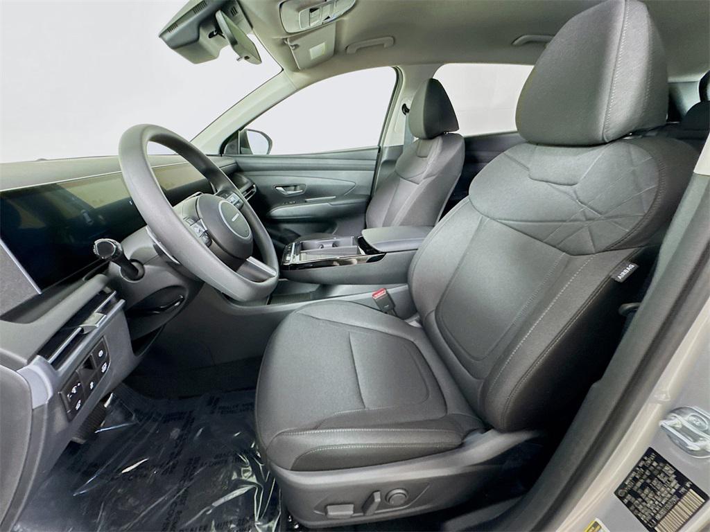 new 2025 Hyundai TUCSON Hybrid car, priced at $33,740