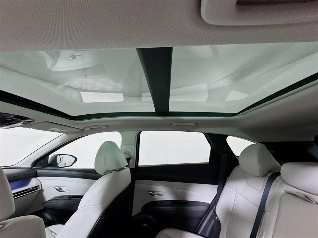 used 2025 Hyundai TUCSON Hybrid car, priced at $32,992