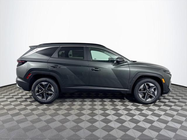new 2025 Hyundai TUCSON Hybrid car, priced at $37,196