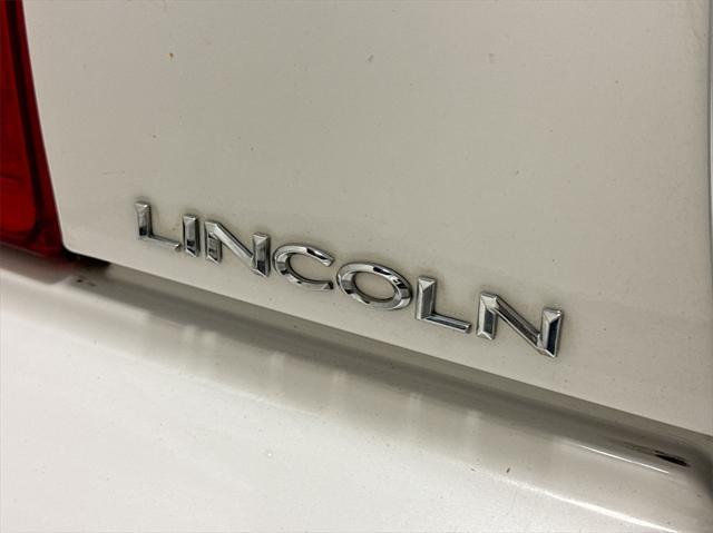 used 2009 Lincoln Town Car car, priced at $6,492