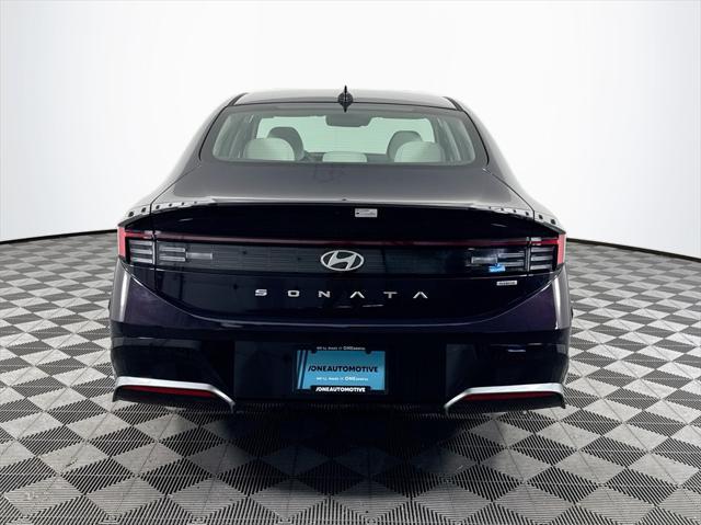 new 2025 Hyundai Sonata Hybrid car, priced at $31,722