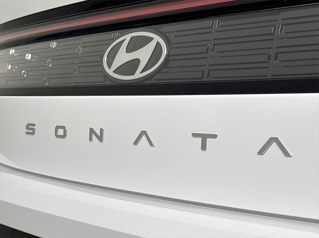 new 2025 Hyundai Sonata Hybrid car, priced at $32,424