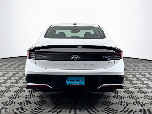 new 2025 Hyundai Sonata Hybrid car, priced at $32,424