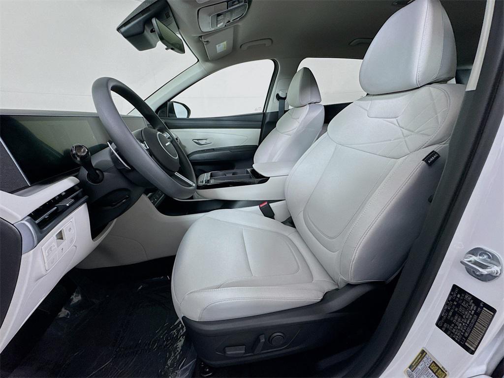 new 2025 Hyundai TUCSON Hybrid car, priced at $34,220