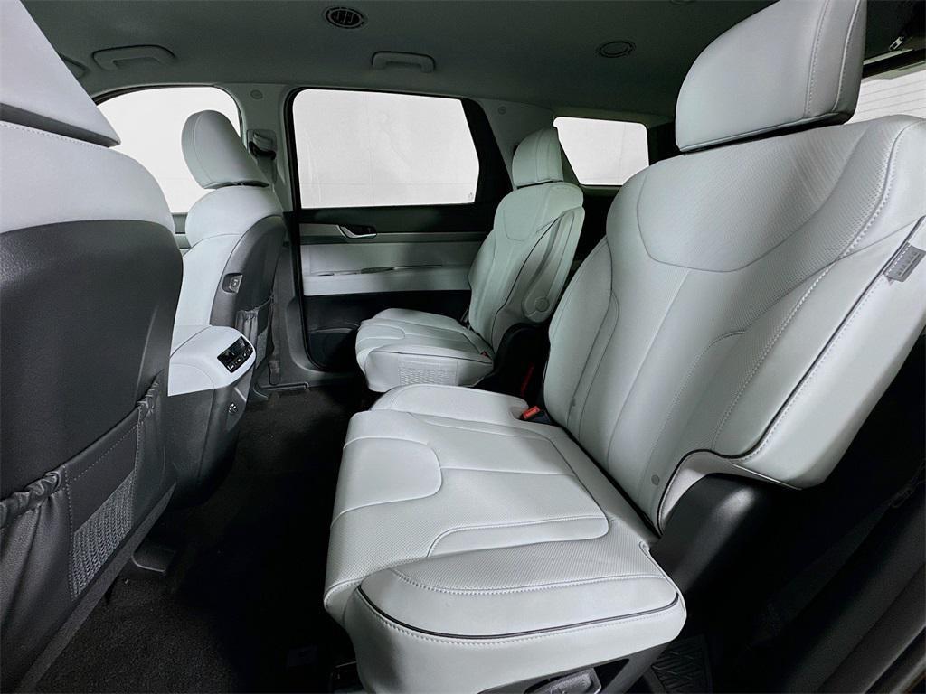 used 2025 Hyundai Palisade car, priced at $37,648