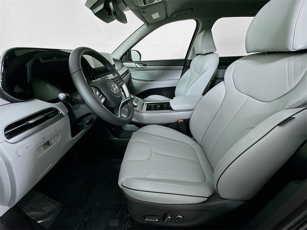 used 2025 Hyundai Palisade car, priced at $37,648
