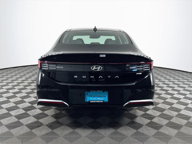 new 2025 Hyundai Sonata Hybrid car, priced at $38,154