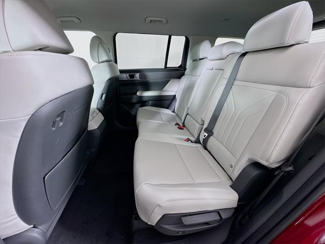 new 2025 Hyundai Santa Fe car, priced at $41,079