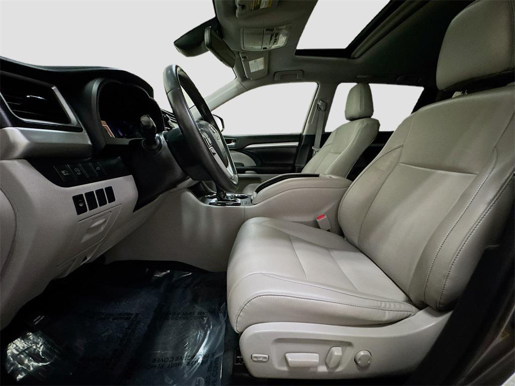 used 2019 Toyota Highlander car, priced at $22,997