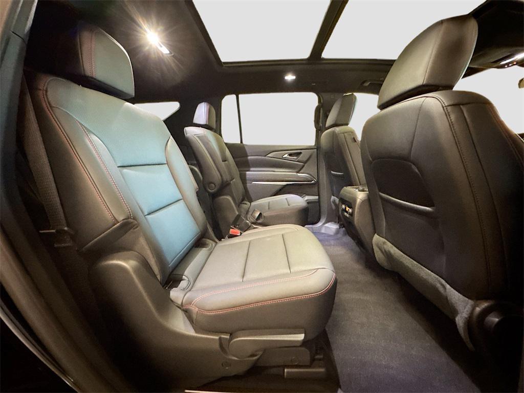 used 2025 Chevrolet Traverse car, priced at $47,997