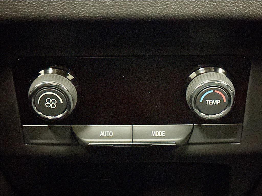used 2025 Chevrolet Traverse car, priced at $47,997