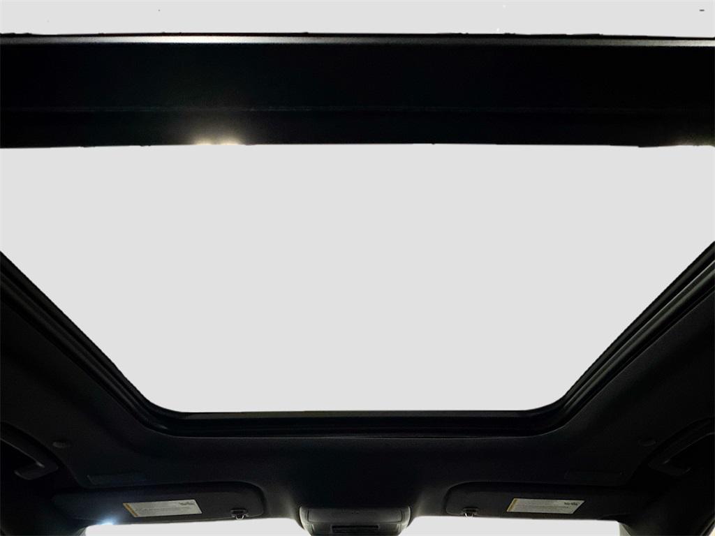 used 2025 Chevrolet Traverse car, priced at $47,997