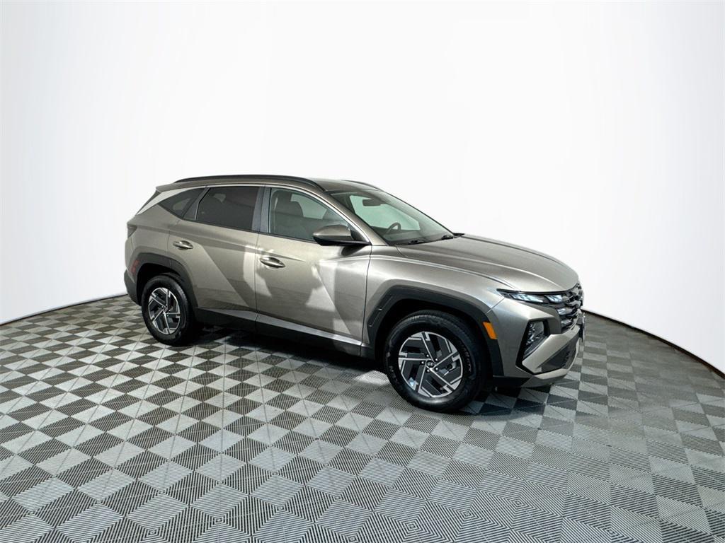 used 2025 Hyundai TUCSON Hybrid car, priced at $28,997