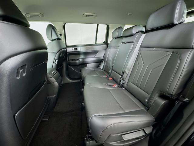 new 2025 Hyundai Santa Fe car, priced at $40,020