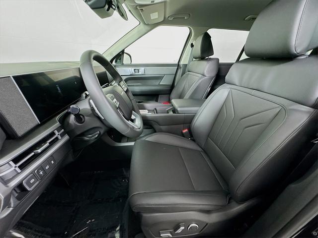 new 2025 Hyundai Santa Fe car, priced at $40,020