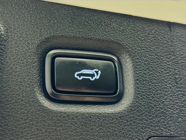 used 2023 Hyundai Santa Fe car, priced at $29,992