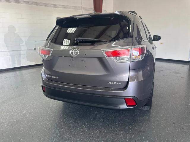 used 2015 Toyota Highlander car, priced at $17,734
