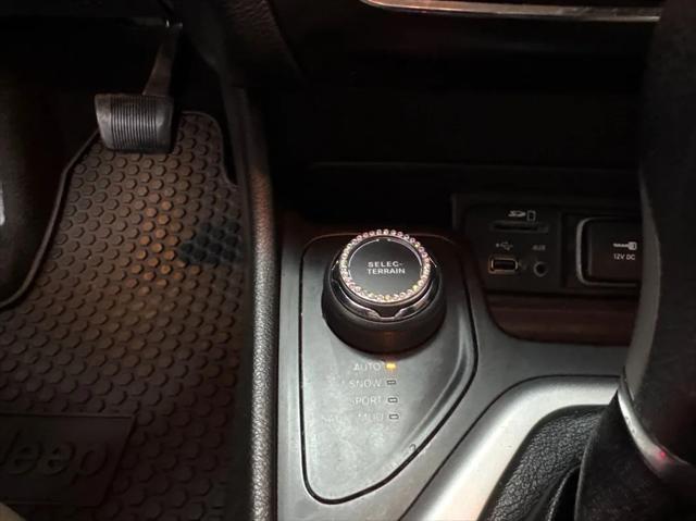 used 2015 Jeep Cherokee car, priced at $11,950