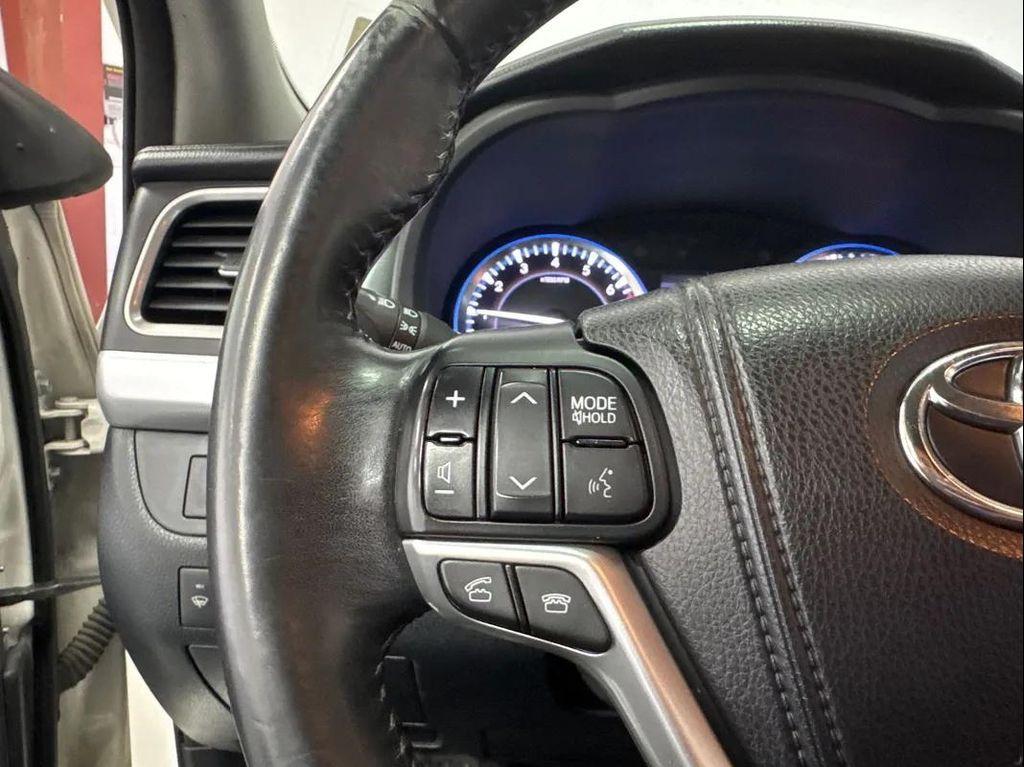 used 2015 Toyota Highlander car, priced at $13,988