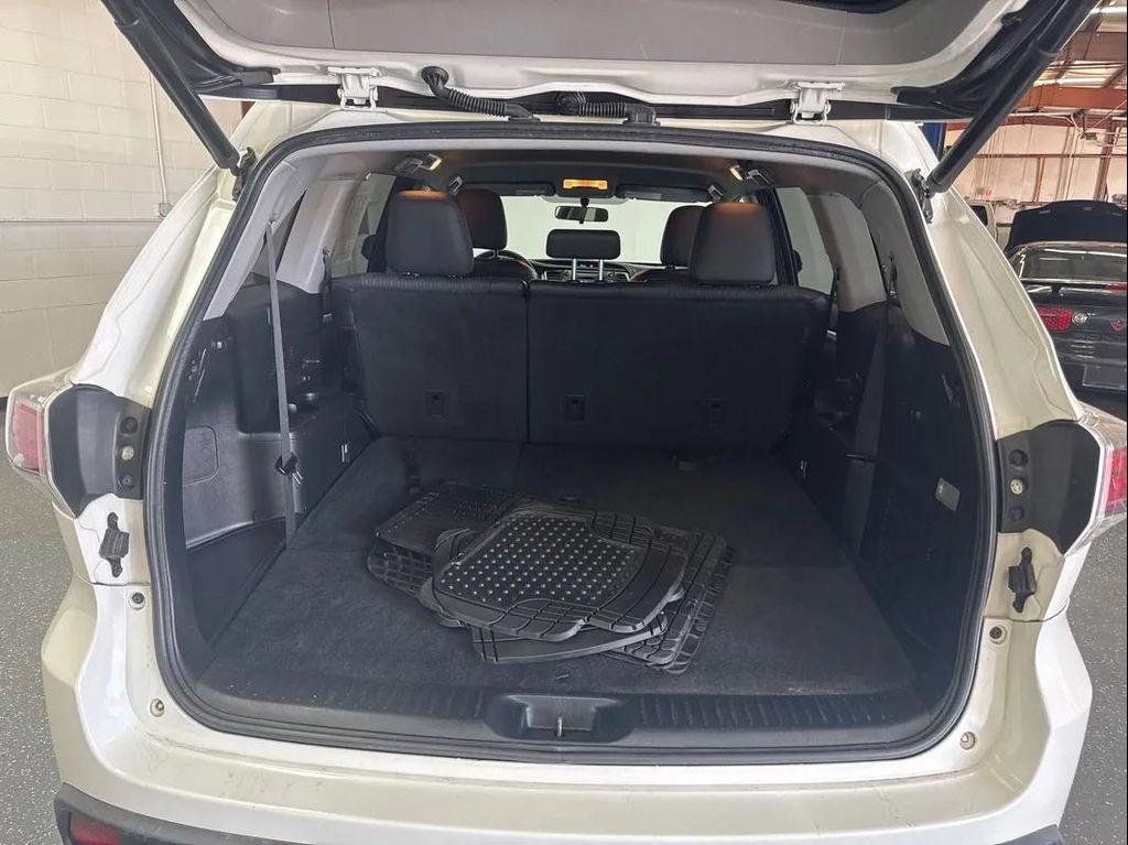 used 2015 Toyota Highlander car, priced at $13,988