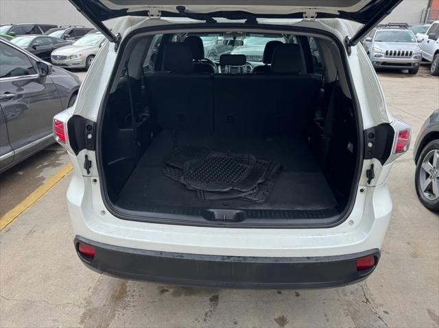 used 2015 Toyota Highlander car, priced at $13,988