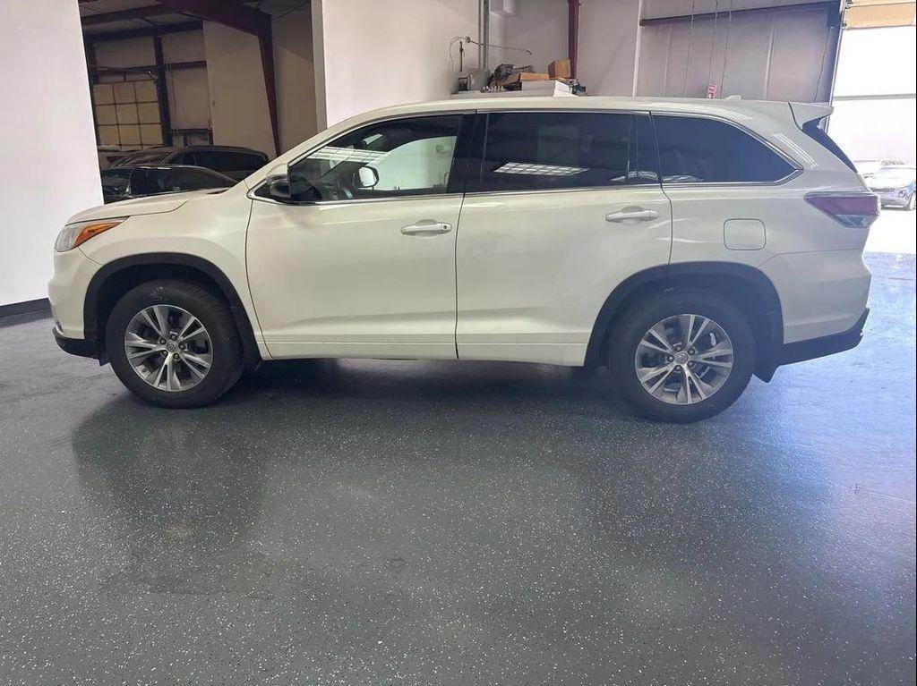 used 2015 Toyota Highlander car, priced at $13,988