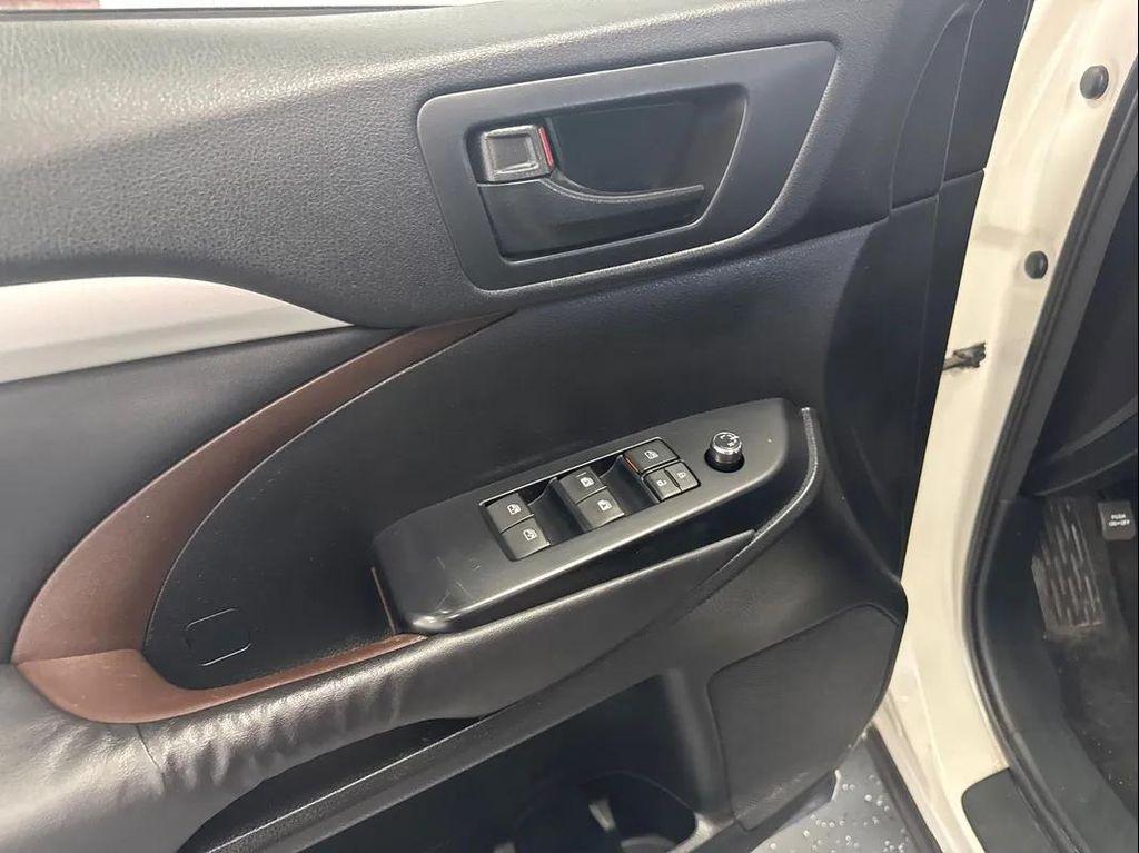 used 2015 Toyota Highlander car, priced at $13,988