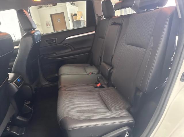 used 2015 Toyota Highlander car, priced at $13,988