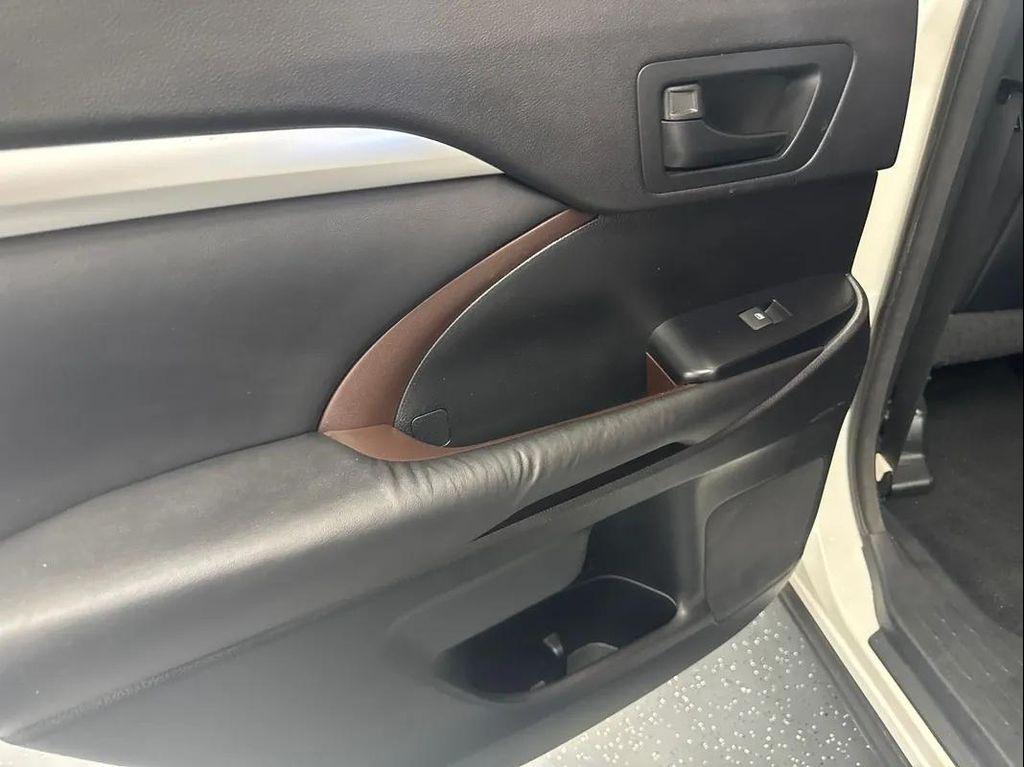 used 2015 Toyota Highlander car, priced at $13,988