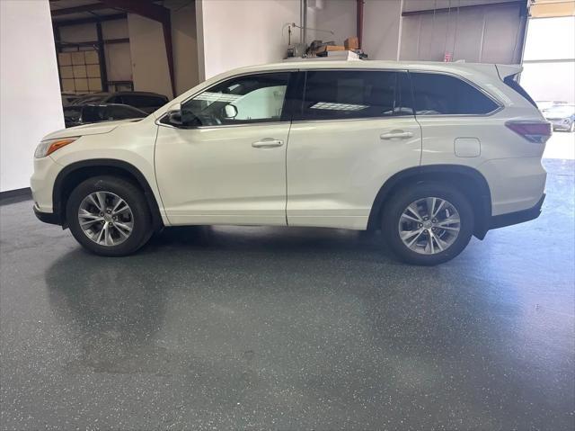 used 2015 Toyota Highlander car, priced at $13,988
