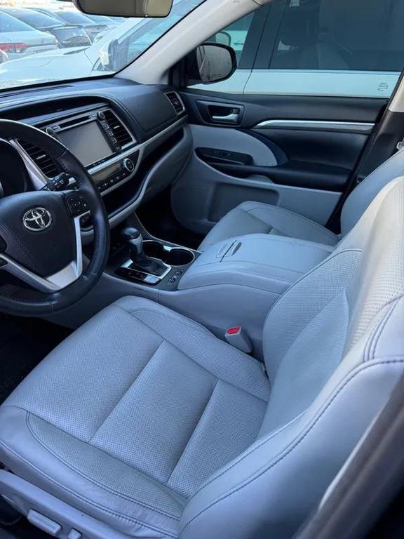 used 2017 Toyota Highlander car, priced at $26,156