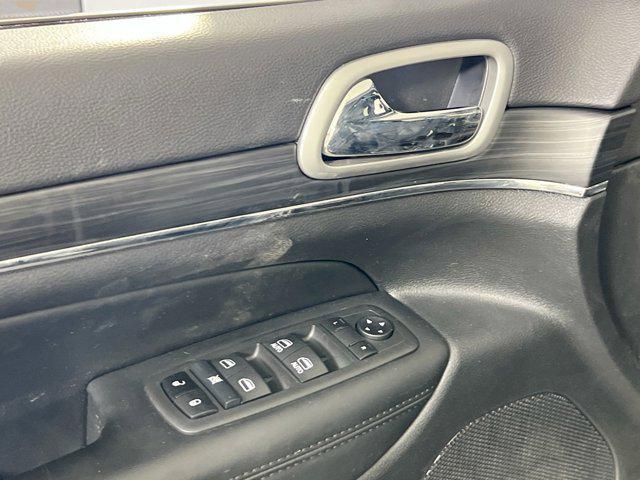 used 2022 Jeep Grand Cherokee car, priced at $27,999