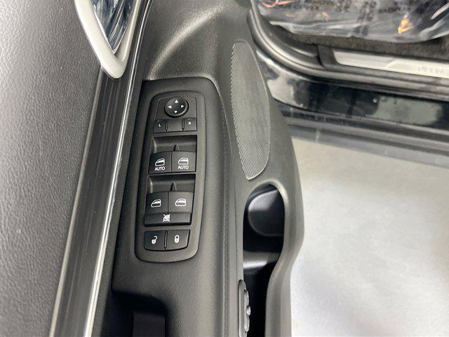 used 2022 Jeep Grand Cherokee car, priced at $30,634