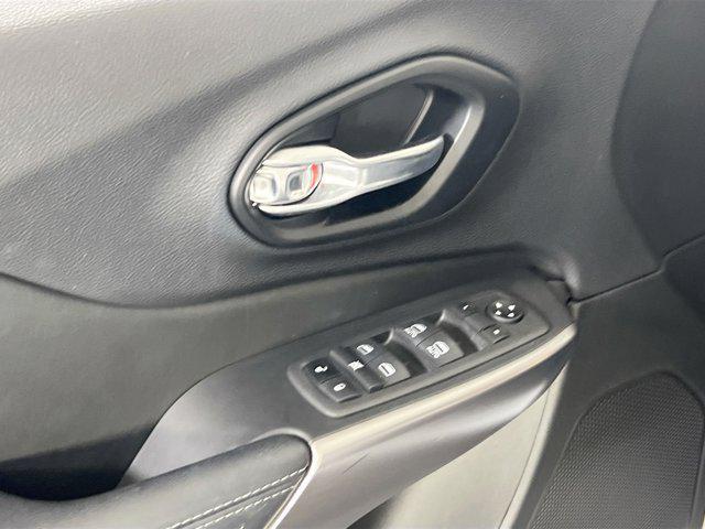 used 2022 Jeep Cherokee car, priced at $25,395