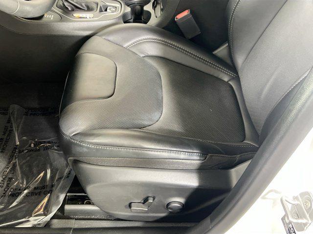 used 2022 Jeep Cherokee car, priced at $25,395