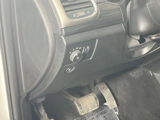 used 2022 Jeep Grand Cherokee car, priced at $29,830