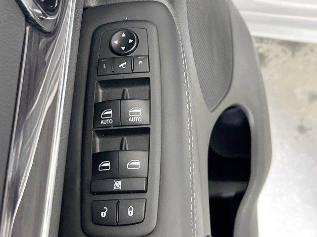 used 2021 Jeep Grand Cherokee car, priced at $30,592